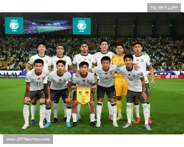 国足提前无缘世界杯后首训 谢文能复出誓为球迷而战避免垫底 国足提前无缘世界杯后首训 谢文能复出誓为球迷而战避免垫底